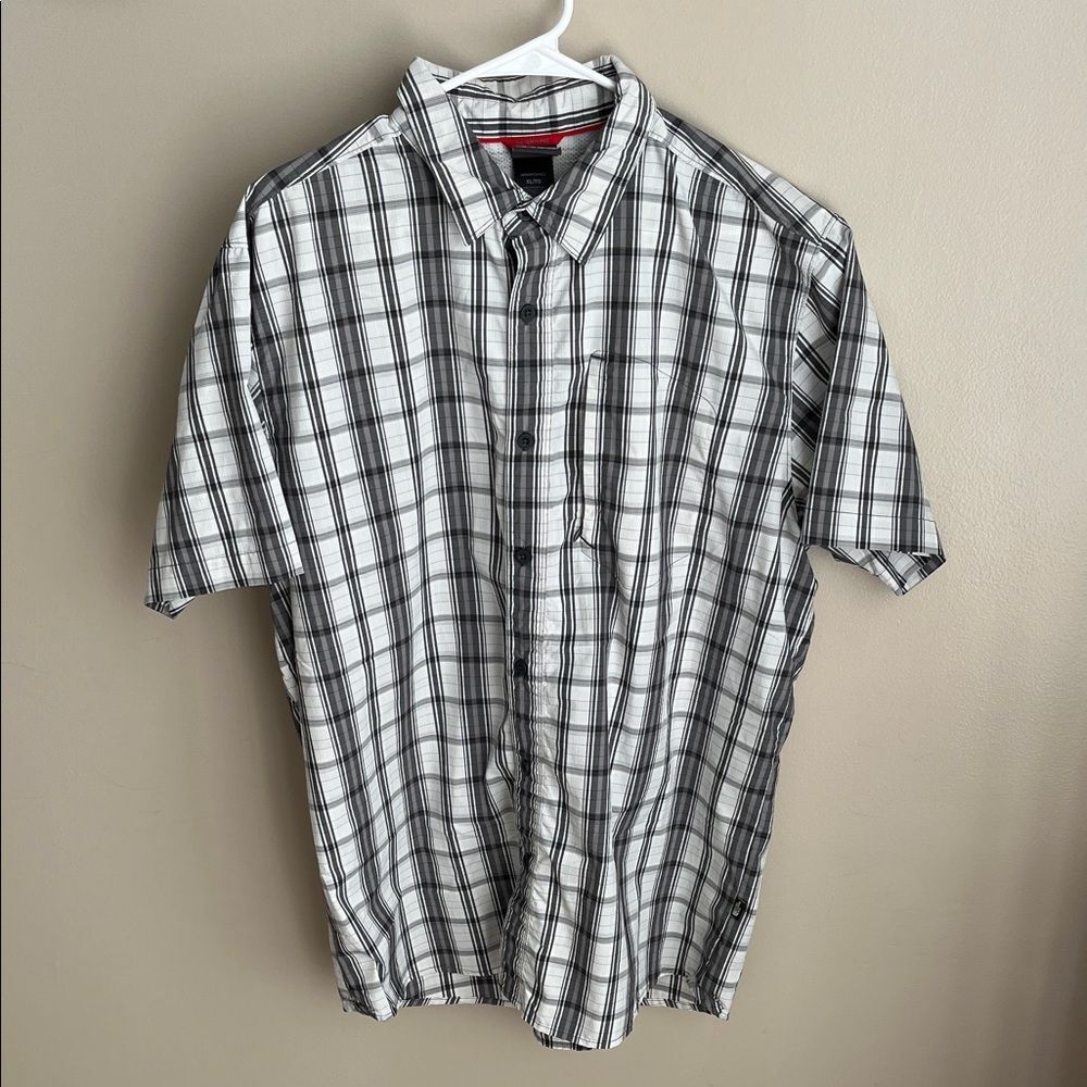 North Face Mens XL short sleeve plaid button down performance shirt